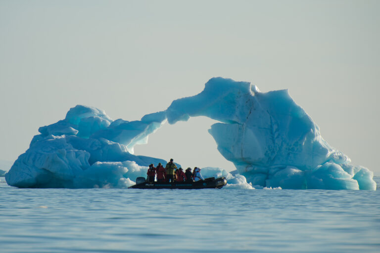 cm-travels-artic-wildlife-nature-polar-bear-ulitmate-luxury-svarlbard-zodiac-iceberg
